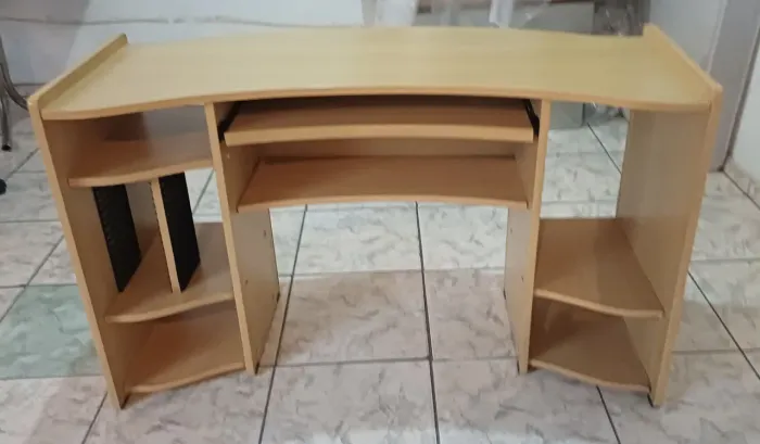 Mesa Escrivaninha para Computador Ergonômica Curva - Muito Resistente