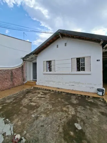 CASA PADRÃO - Residencial com 3 quartos , 2 suítes, aceita financiamento - Presidente Geis
