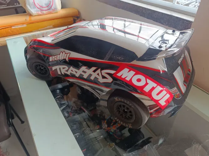 Automodelo elétrico 1/10 Traxxas Rally 4x4 