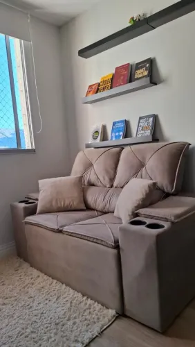 Sofa retrátil 2 lugares, usado apenas 6meses Comp. 1.54cm