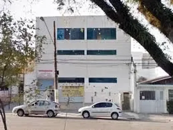 Prédio comercial na Avenida Oswaldo Aranha, 70 510 m²