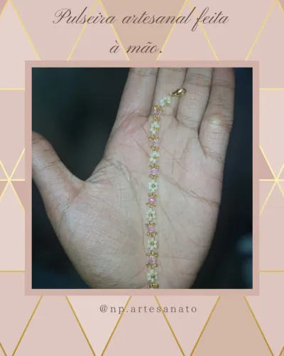 Pulseira artesanal feita à mão
