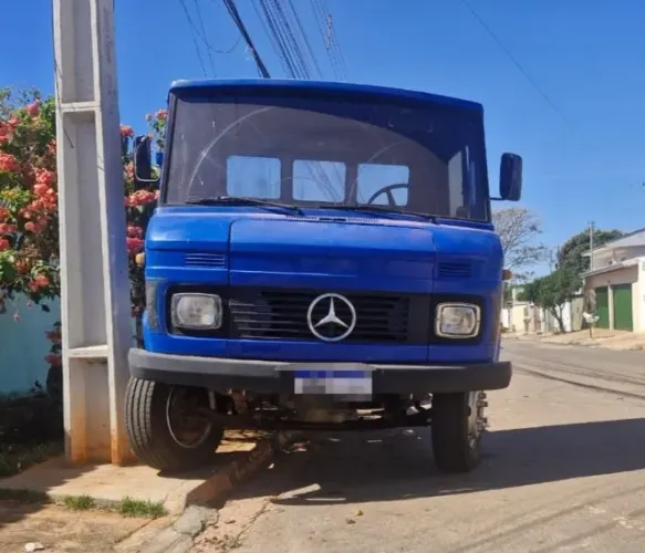 Caminhão 608 E 1986 