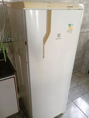 Geladeira eletrolux rfe39