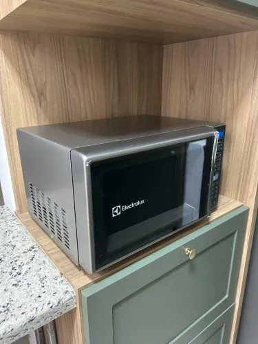 Microondas Eletrolux MS37R (Oportunidade)