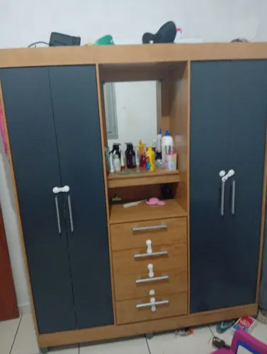 Vende-se um guarda roda semi novo 4 portas