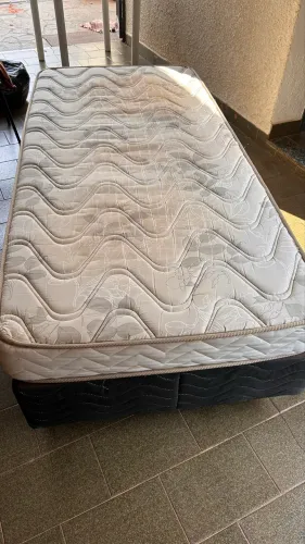 Cama box de solteiro (colchão + base)