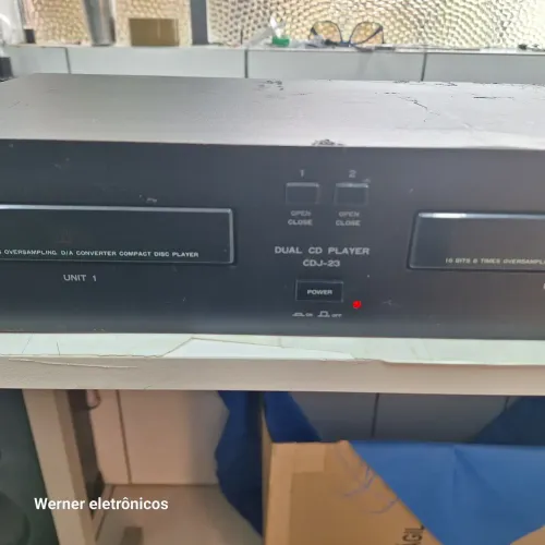 Aparelho de cdj duplo, sem o comando. 