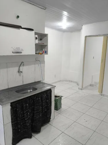 Alugo casa três cômodos metro campo limpo