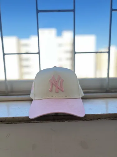 Boné 9FORTY A-Frame Snapback NEW YORK YANKEES OFF WHITE MLB