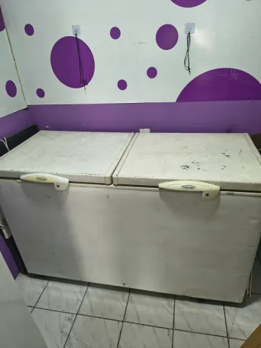 Freezer Fricon 550 litros, 220 volts , dupla função 