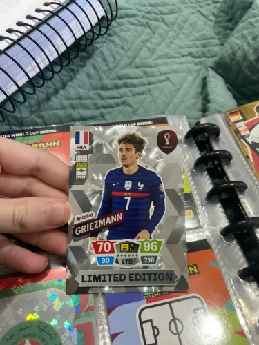ADRELYNE XL CARD ANTONIE GIZZMAN 2022 LIMITED EDITION