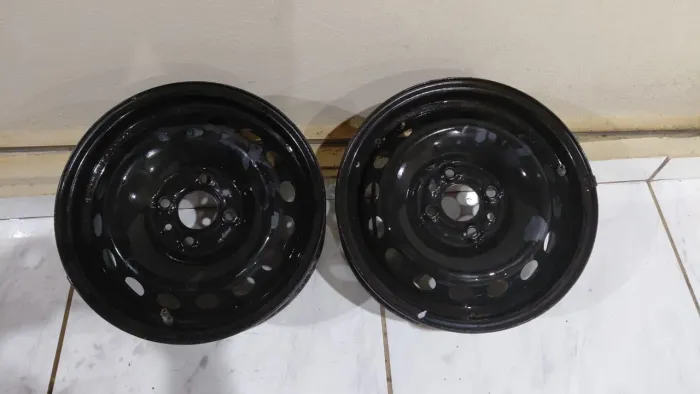 Roda De Ferro 250 reais cada uma