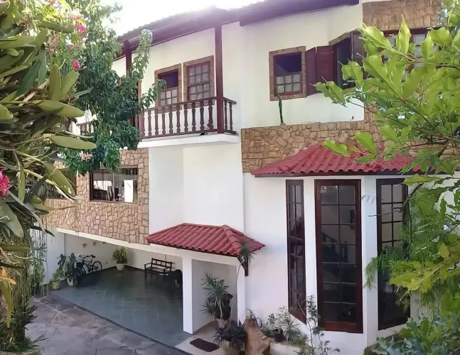 CONDOMÍNIO PASSAREDO - MARAVILHOSA CASA