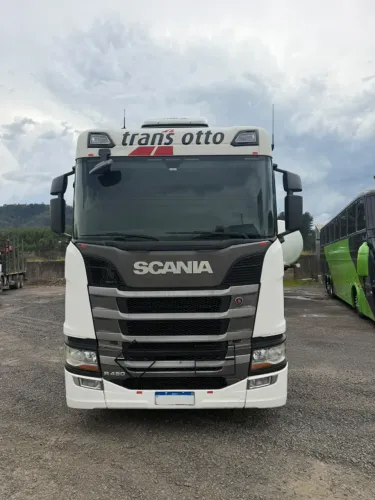 Caminhão Scania R450 A6X2