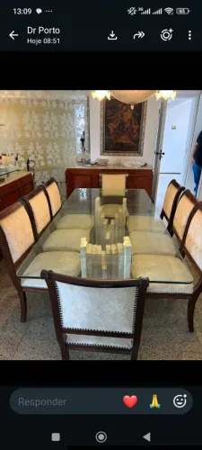 Mesa de jantar de vidro e base de granito com 8 cadeiras acochoada 