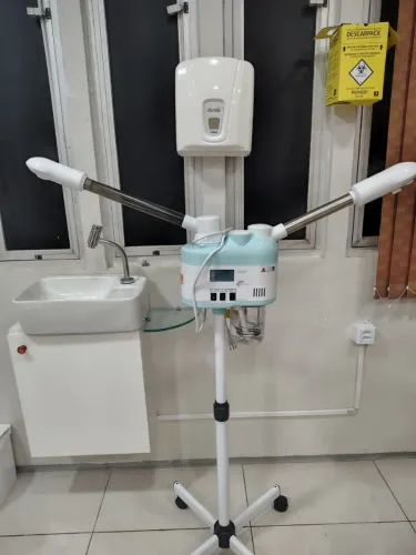 Vapor ozonizado para limpeza de pele