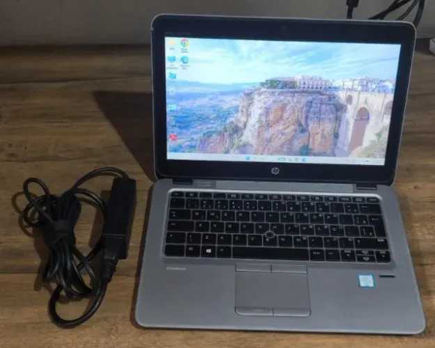 Notebook i5 6 Ger / 8 GB Ram / 120 GB SSD / 2 a 3 Hrs Bateria / Carregador / Tela 13.3 Pol