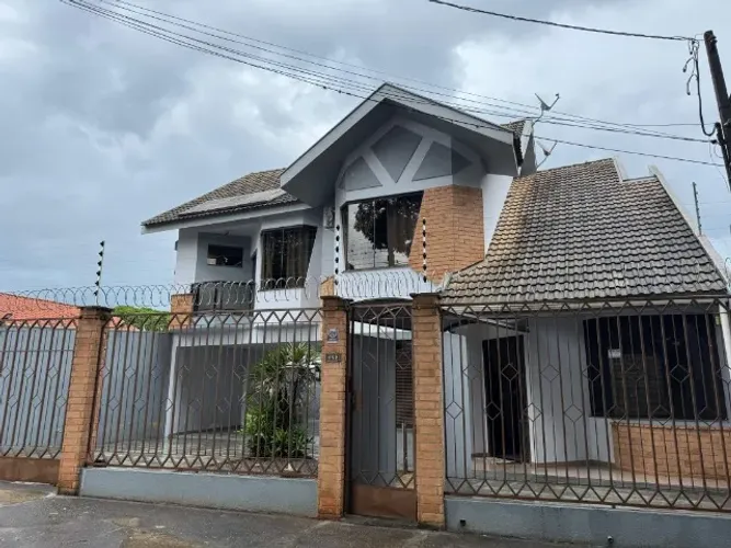 Casa à venda em Maringá - PR - Zona 08 COM 308 m2 Util#CentroCivico