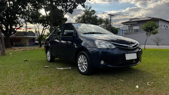 Toyota Etios XLS Sedan 1.5 Flex 16V 4P Mec. 2015