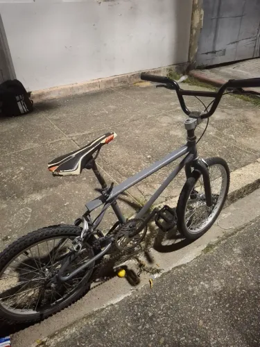 Bicicleta cross nova