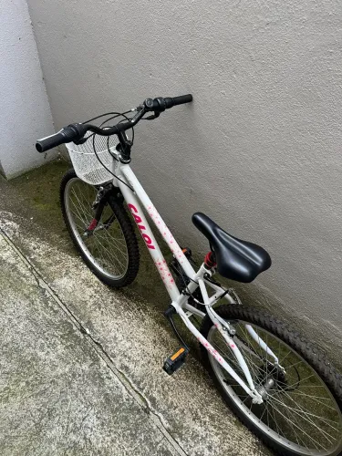 Vendo Bicicleta Caloi semi nova 