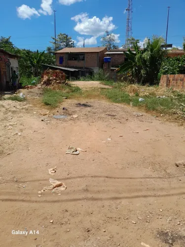 VENDO LOTE NA FOLHA 28 EXCELENTE LOCALIZAÇÃO,PREÇO ABAIXO DO PREÇO DE MERCADO