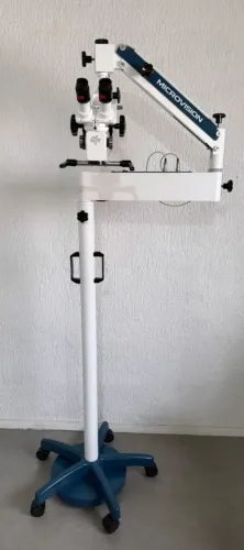 Microscópio cirúrgico