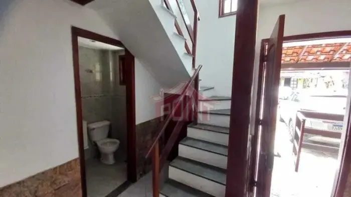 Casa em Condomínio : / Residencial / Sapê
