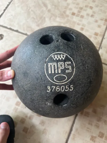 bola de boliche antiga/profissional da marca ?MPS?