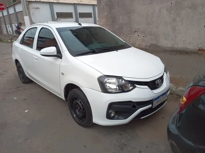 ALUGO TOYOTA ETIOS SEDAN 2020 AUTOMÁTICO COM GNV