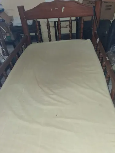 Cama de Madeira do Norte