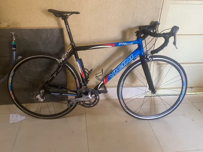Bike speed em carbono e alumínio