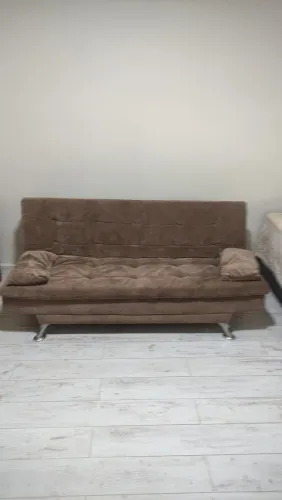 Sofá cama retrátil muito confortável