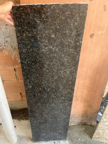 Vendo granito duas pedra de granito ? 1.38m x 40cm? ?1.21m x 37cm?