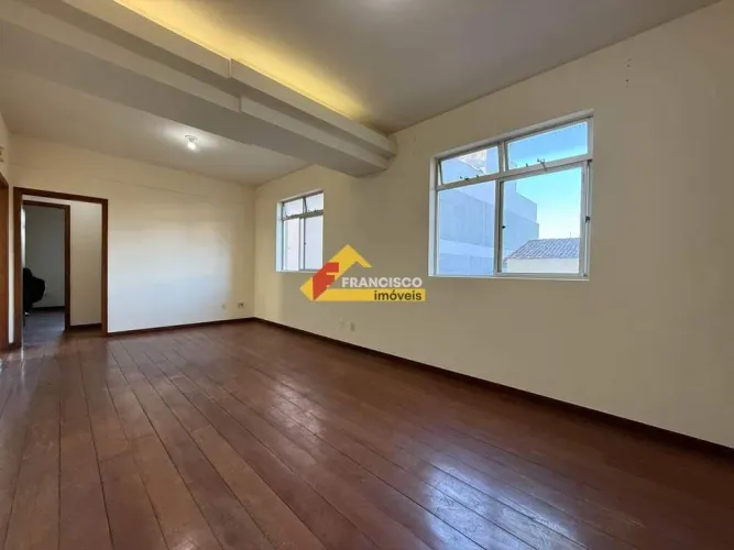 Apartamento para aluguel, 3 quartos, 1 suíte, 1 vaga, Centro - Divinópolis/MG