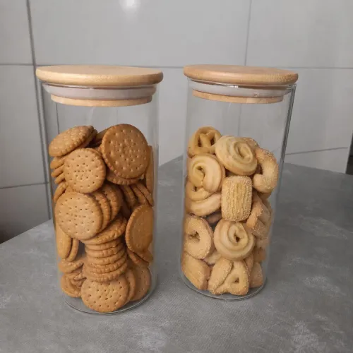 2 potes de vidro com tampas de bambu DISPONÍVEL