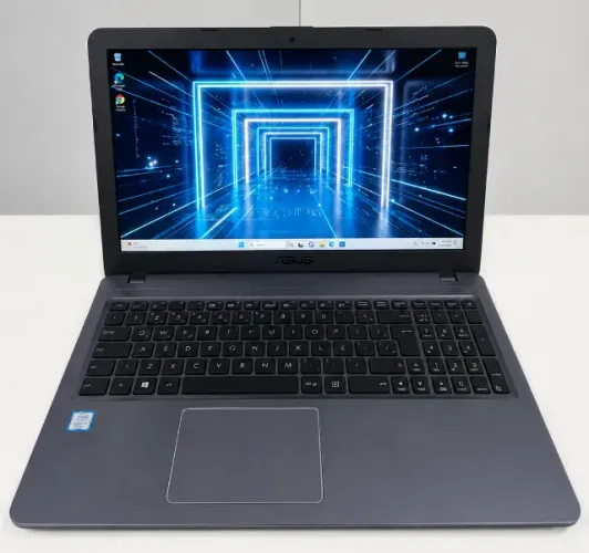 ASUS VIVOBOOK i5 8 GERAÇÃO | 8GB RAM | SSD 256GB | TELA 15.6 | EXCELENTE CUSTO BENEFÍCIO