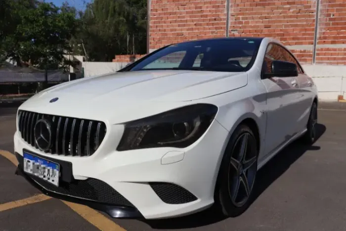 Mercedes-Benz CLA-200 Vision 1.6 TB 16V Flex Aut. 2014