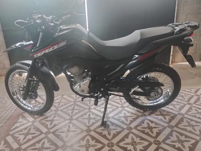 Honda NXR 160 Bros 2025 - Apenas 2.186 km - Estado de 0 km!