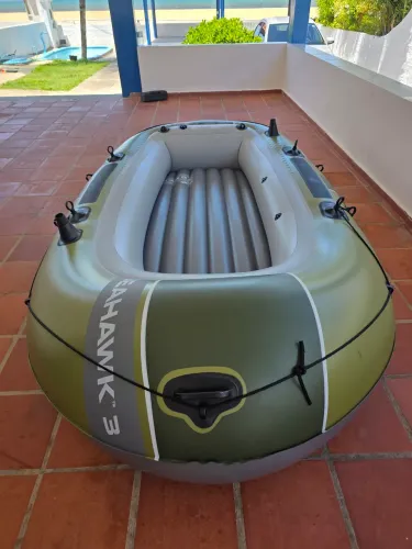BOTE SEAHAWK 3,USADO APENAS 3 VEZES, NOTA FISCAL DE FEVEREIRO. EM ESTADO DE NOVO!