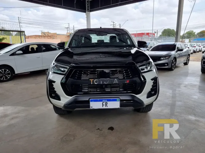 Toyota Hilux CD Gr-s 4X4 2.8 TDI Dies. Aut. 2022