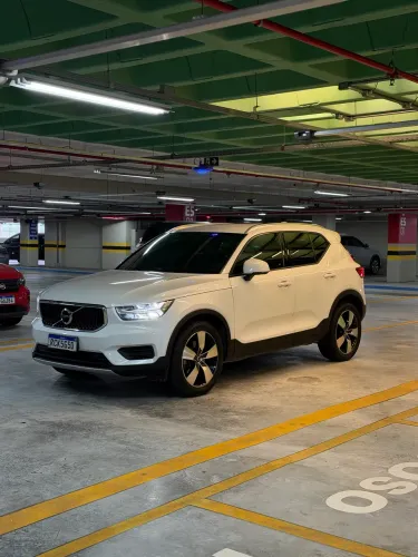 Volvo XC40 XC 40 T-4 Momentum 2.0 190cv FWD 2021
