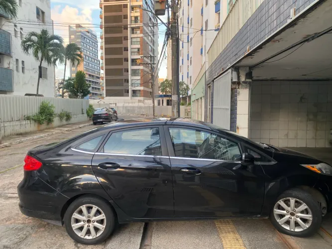 Ford Fiesta Sedan SE 1.6 16V Flex 4P 2011
