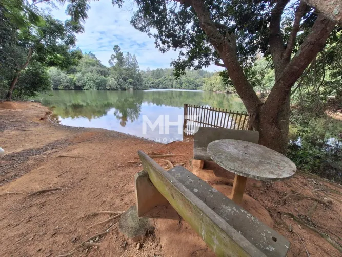 Terreno à venda cerca de 1.895,00m², declive em Joaquim Egídio no Cond. Morada das Nascent