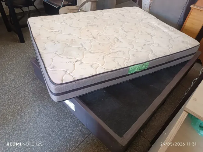 Cama box de casal com colchão 