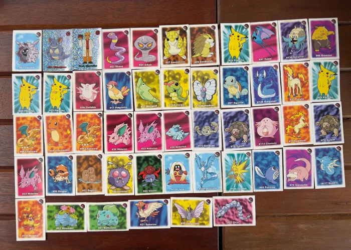 Lote 90 Figurinhas Pokémon Temos Que pegar