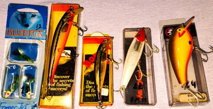 ISCAS ARTIFICIAIS PARA PESCA ESPORTIVA EM KIT