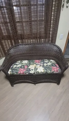 Sofá namoradeira de vime R$499,00