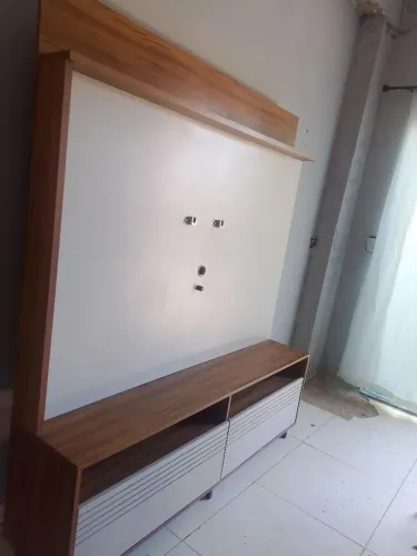Estante com painel